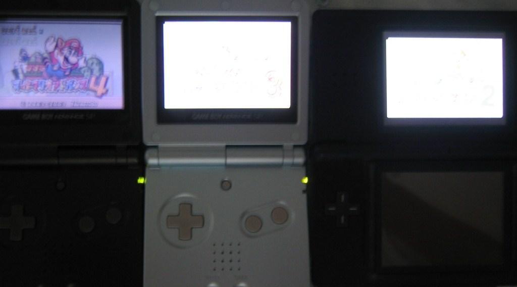 ゲームボーイアドバンスSP 海外版 バックライト仕様: レトロ ゲームボーイアドバンスSP 海外版 バックライト仕様: レトロ